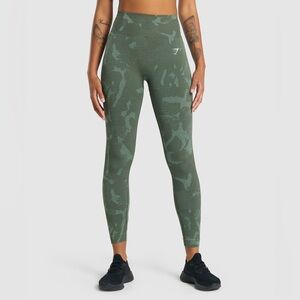 Gymshark Adapt Camo Seamless Green Leggings Size XL EUC